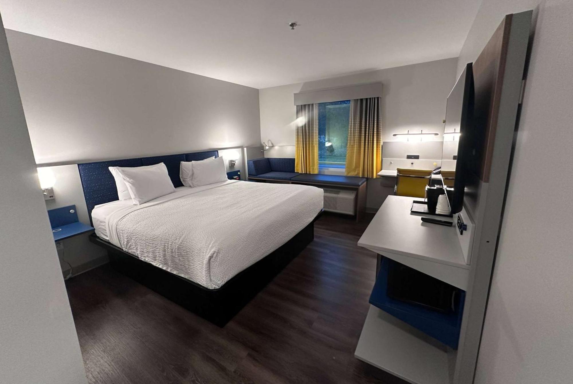 Microtel Inn & Suites By Wyndham شاطئ ريهوبوث المظهر الخارجي الصورة